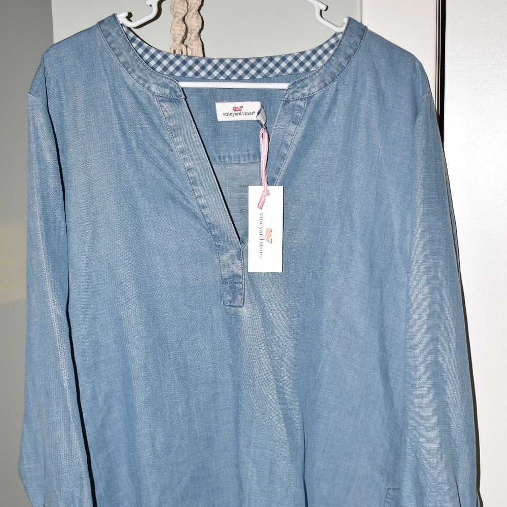 Denim Vineyard Vines women's shirt